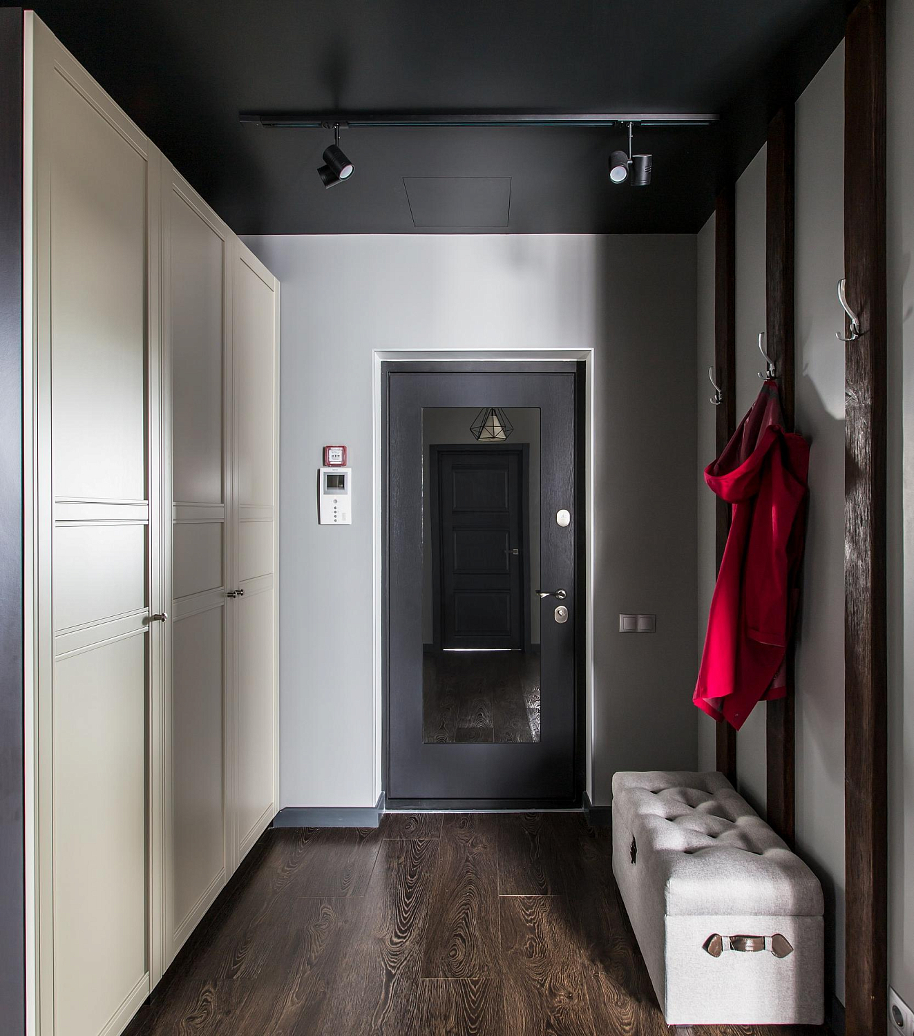 Выбираем трековое освещение для коридора