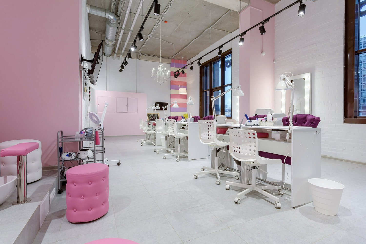 5 секретов в освещении салона красоты или маникюрной студии