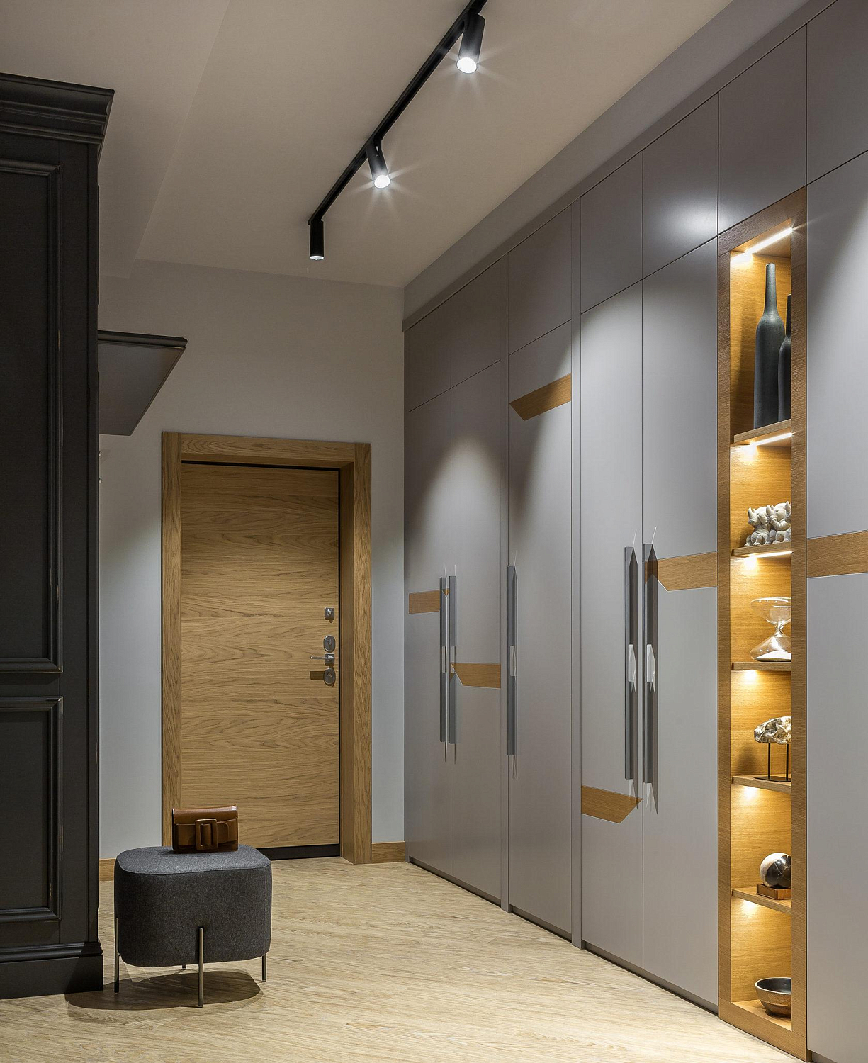 Выбираем трековое освещение для коридора